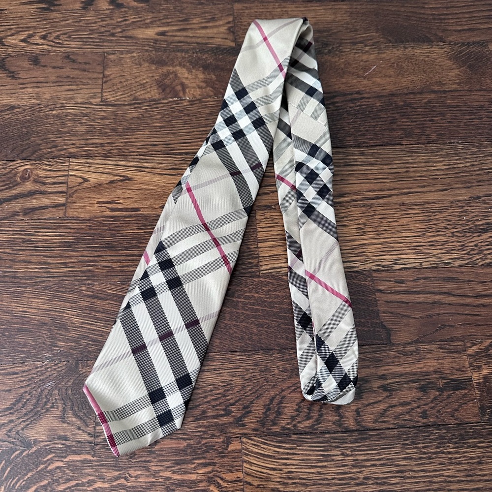 Authentic 100% silk Burberry necktie